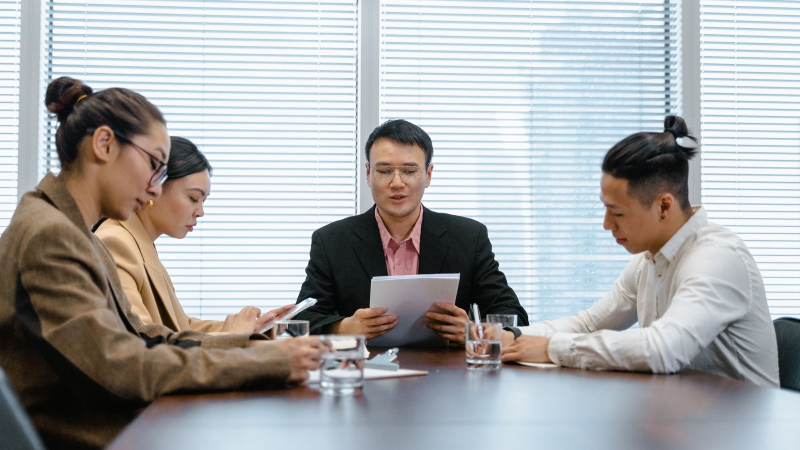 Senior consultants in a client strategy meeting